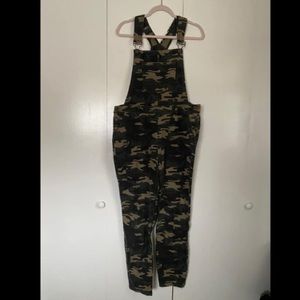 camo overalls / 2x / $10